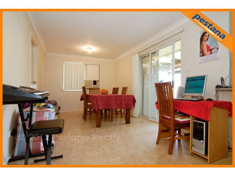 8 Kao Street, Marsden QLD 4132