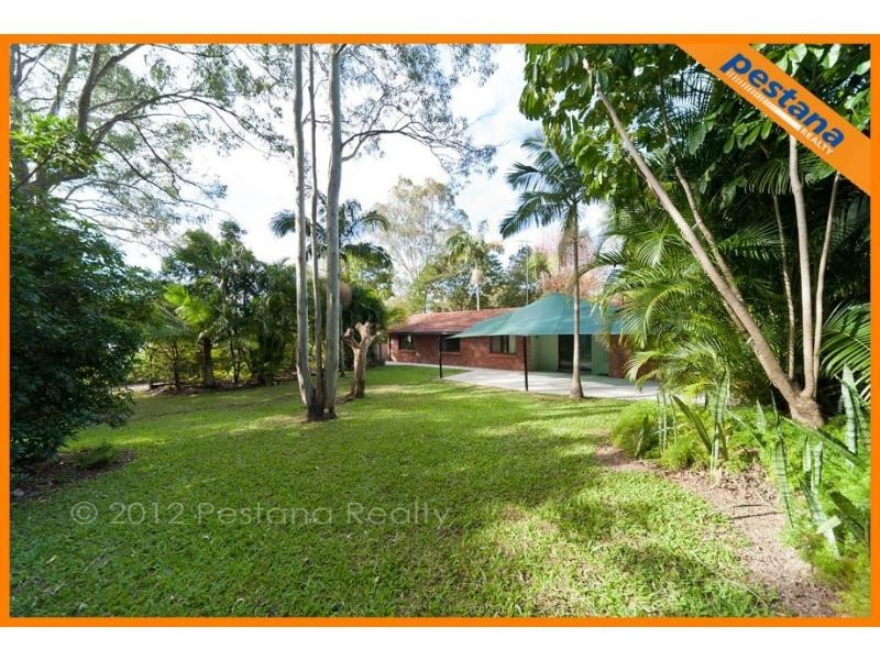 8 Goenoeng Drive, Tanah Merah QLD 4128