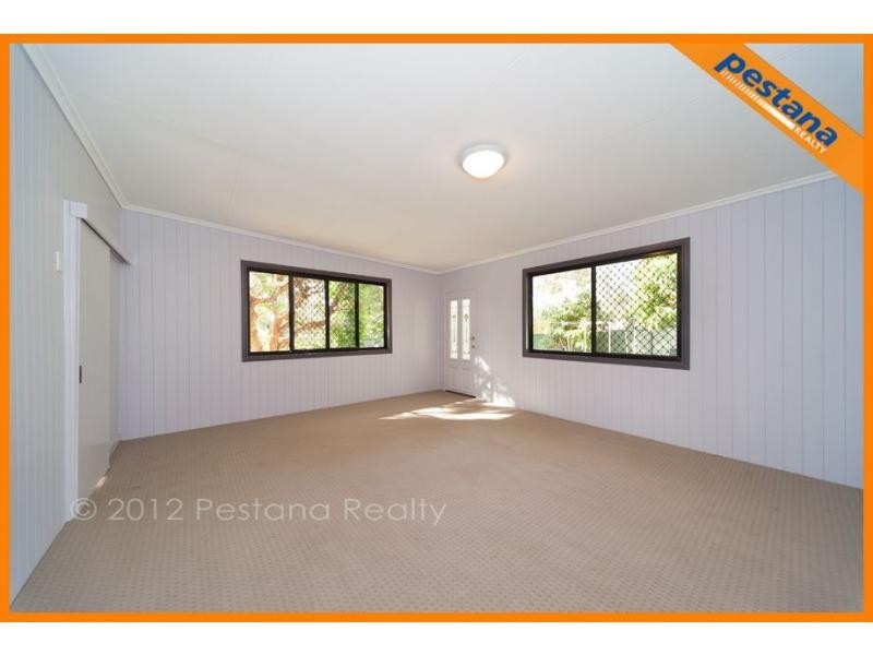 8 Goenoeng Drive, Tanah Merah QLD 4128