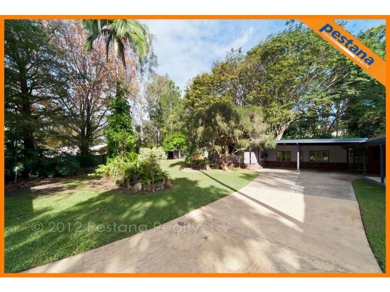 8 Goenoeng Drive, Tanah Merah QLD 4128