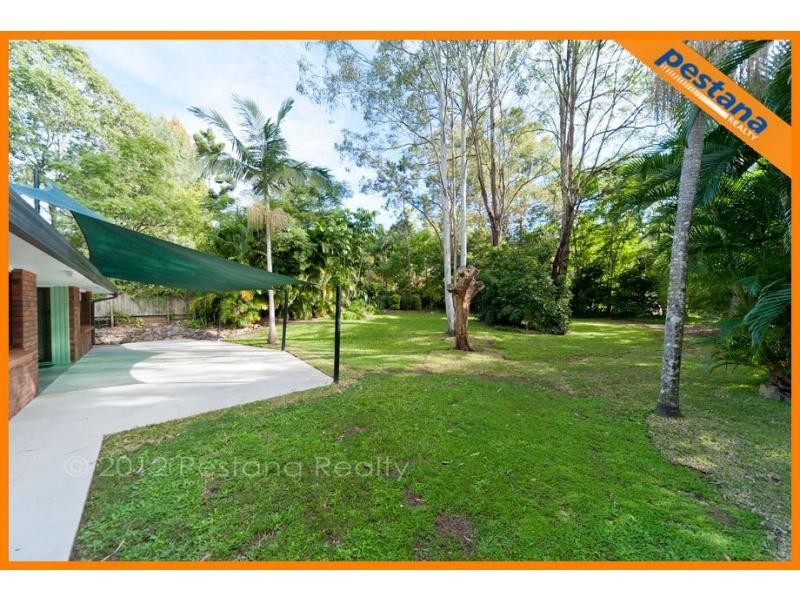 8 Goenoeng Drive, Tanah Merah QLD 4128