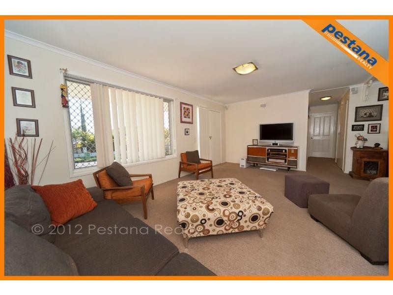 11 Wyclif Avenue, Springwood QLD 4127