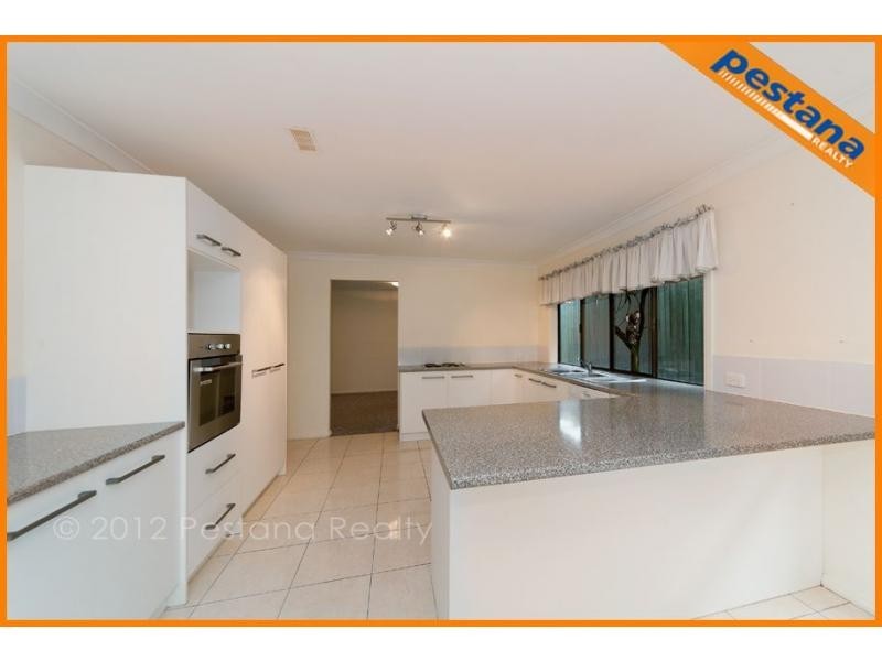 203 Springwood Road, Springwood QLD 4127