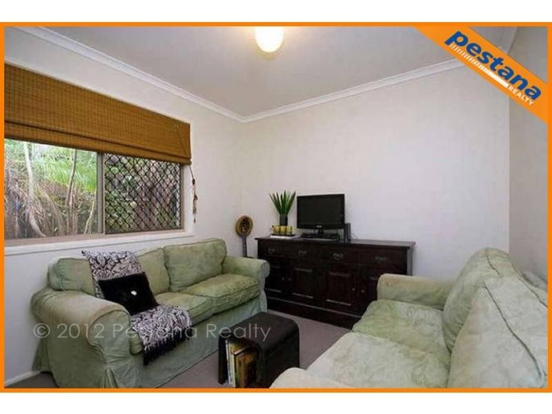 25 Drews Road, Tanah Merah QLD 4128