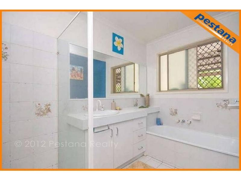 25 Drews Road, Tanah Merah QLD 4128