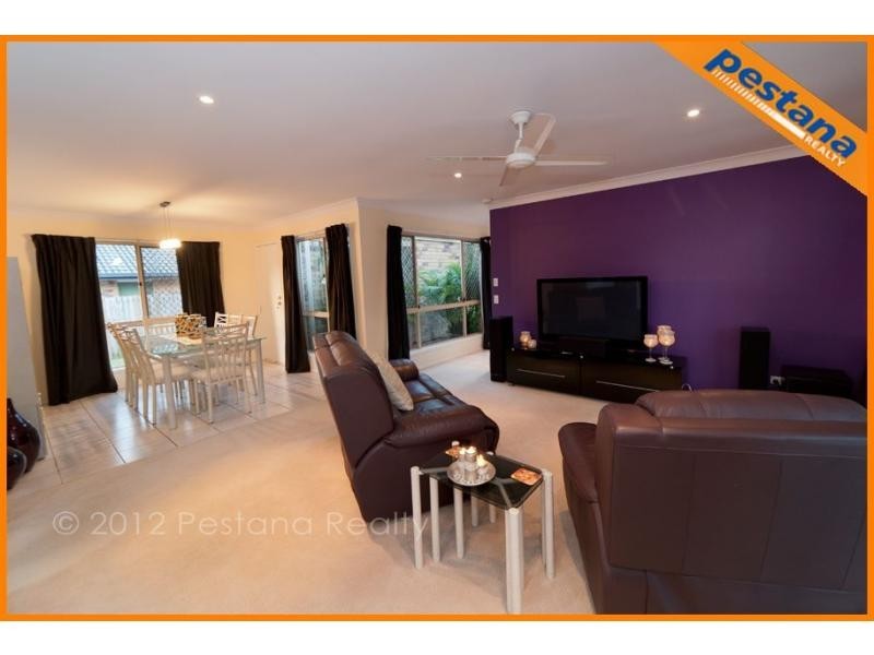 2 Oppermann Court, Meadowbrook QLD 4131