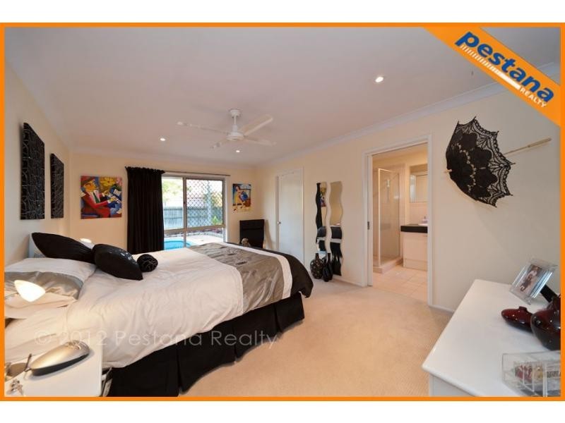 2 Oppermann Court, Meadowbrook QLD 4131