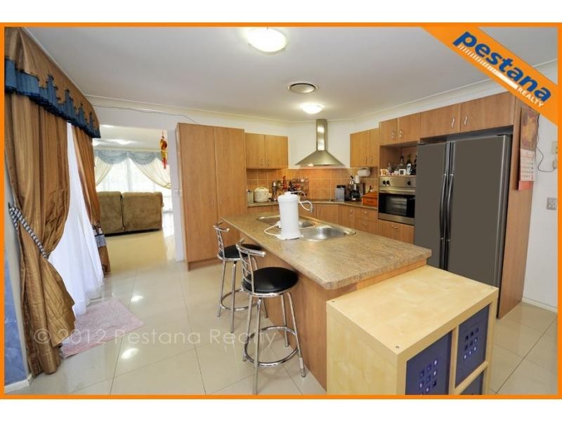 43 Meadowbrook Drive, Meadowbrook QLD 4131