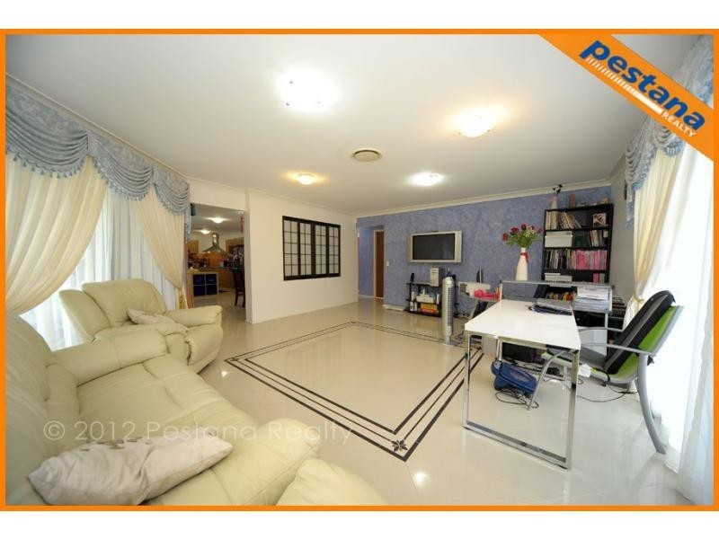 43 Meadowbrook Drive, Meadowbrook QLD 4131