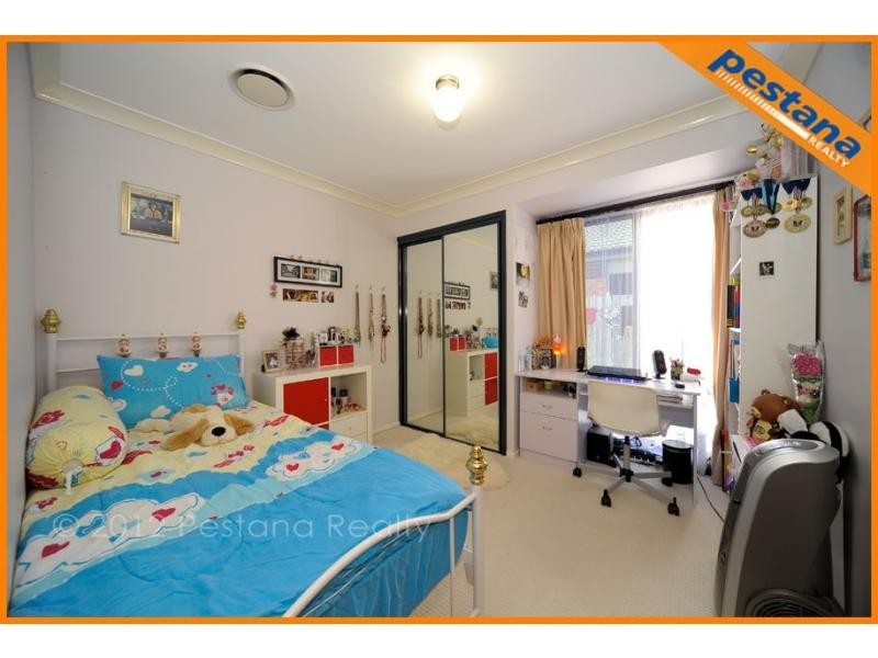 43 Meadowbrook Drive, Meadowbrook QLD 4131