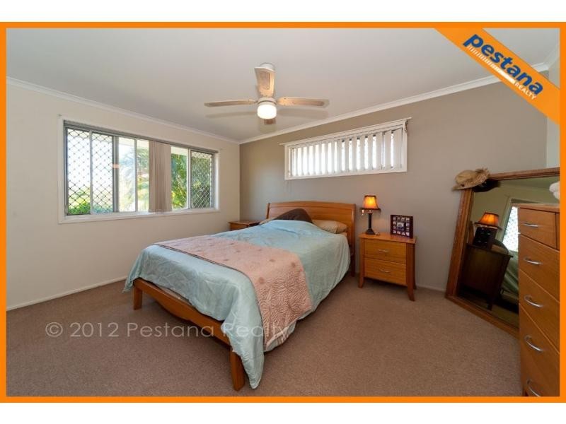 11 Wyclif Avenue, Springwood QLD 4127