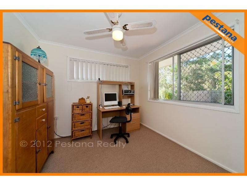 11 Wyclif Avenue, Springwood QLD 4127