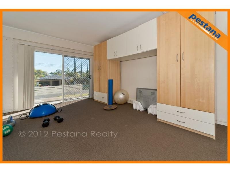 11 Wyclif Avenue, Springwood QLD 4127