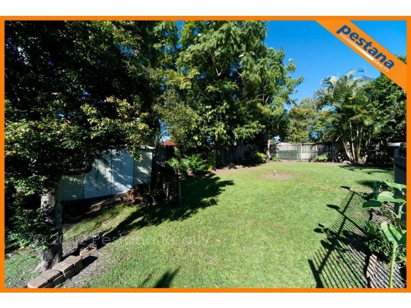 11 Wyclif Avenue, Springwood QLD 4127