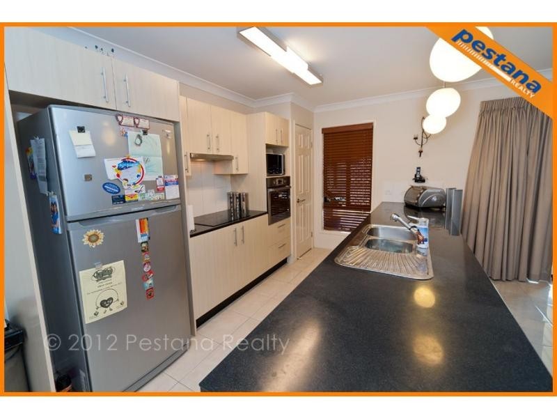 8 Dundee Street, Calamvale QLD 4116