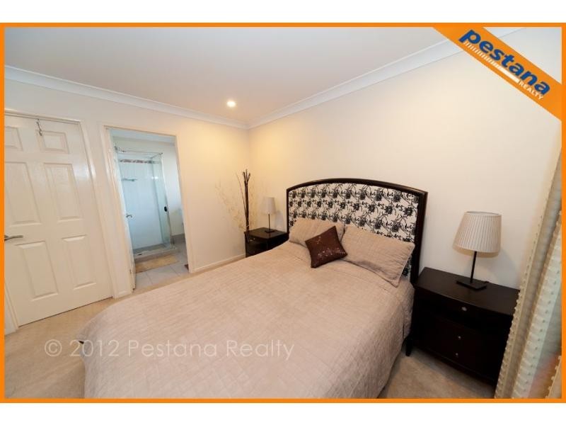 8 Dundee Street, Calamvale QLD 4116