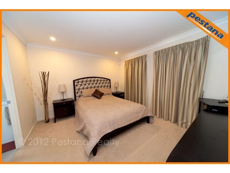 8 Dundee Street, Calamvale QLD 4116