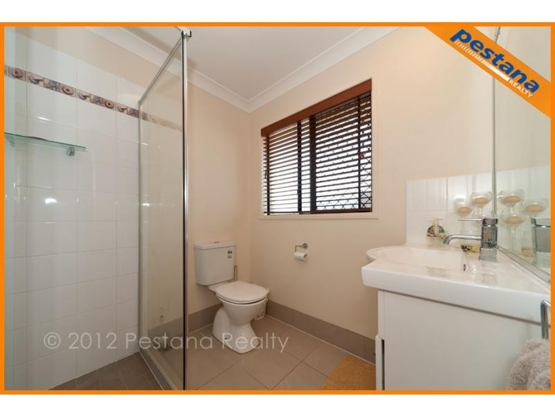 8 Dundee Street, Calamvale QLD 4116