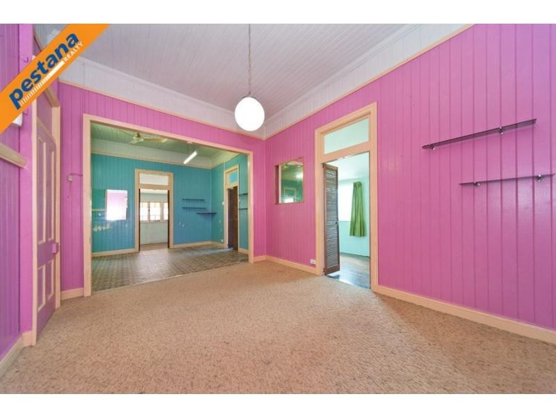 16 North Road, Woodridge QLD 4114