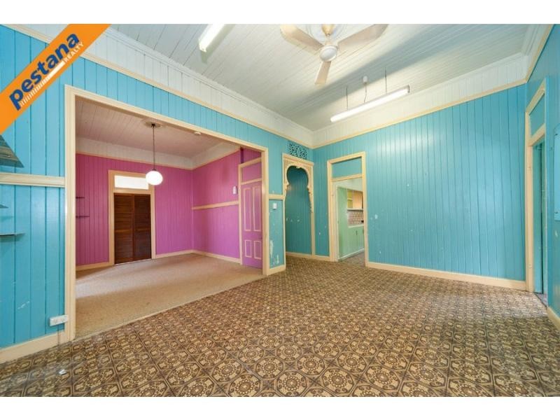 16 North Road, Woodridge QLD 4114