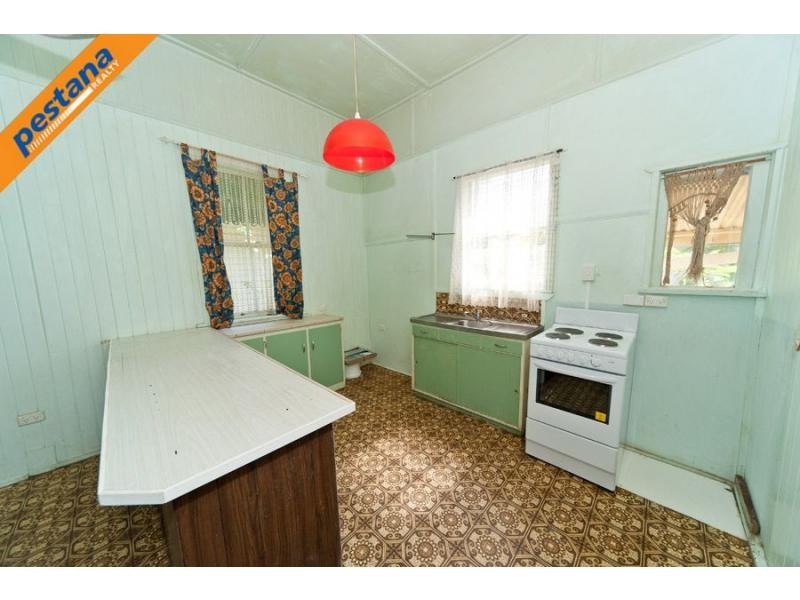 16 North Road, Woodridge QLD 4114