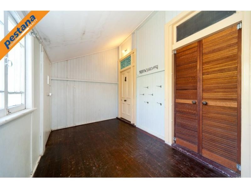 16 North Road, Woodridge QLD 4114