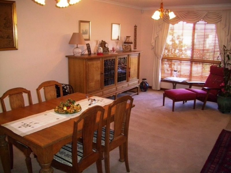 9 Cyclamen Avenue, Para Hills West SA 5096