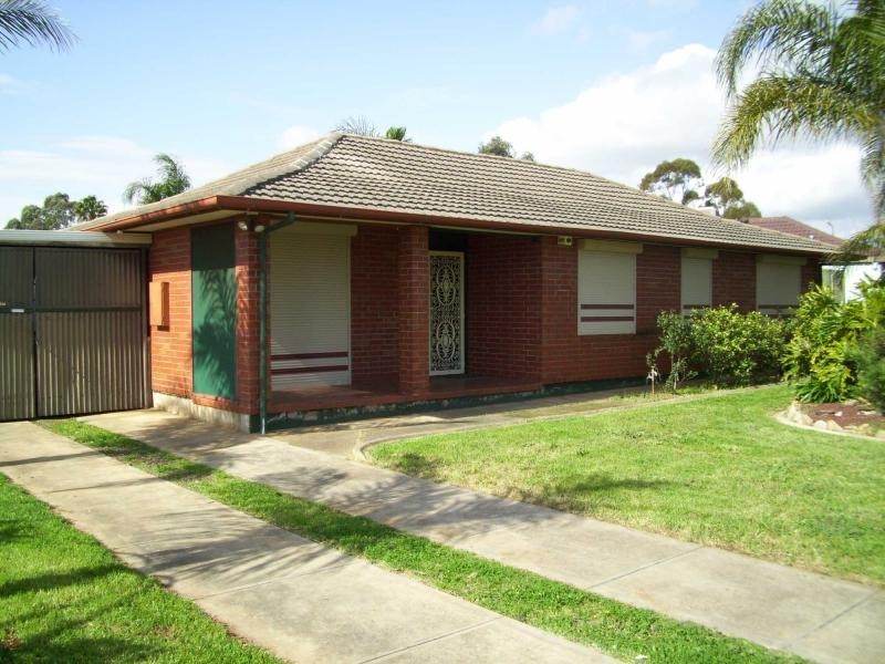 4 Lysle Court, Smithfield SA 5114