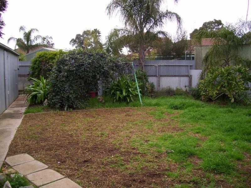 4 Lysle Court, Smithfield SA 5114