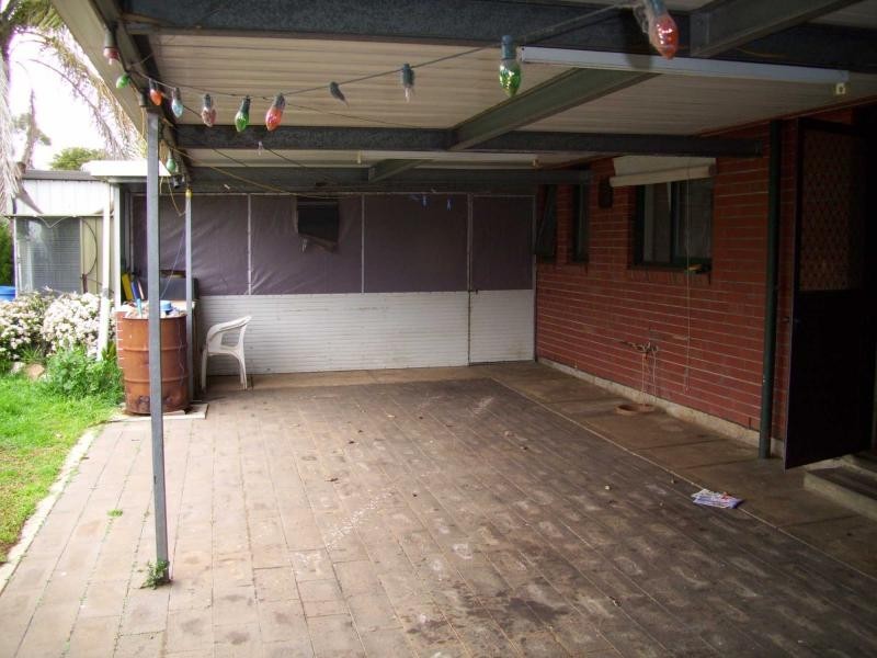 4 Lysle Court, Smithfield SA 5114