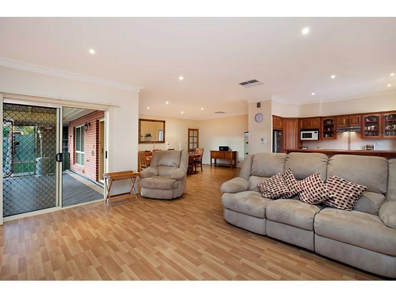 13 Elmwood Court, Mawson Lakes SA 5095