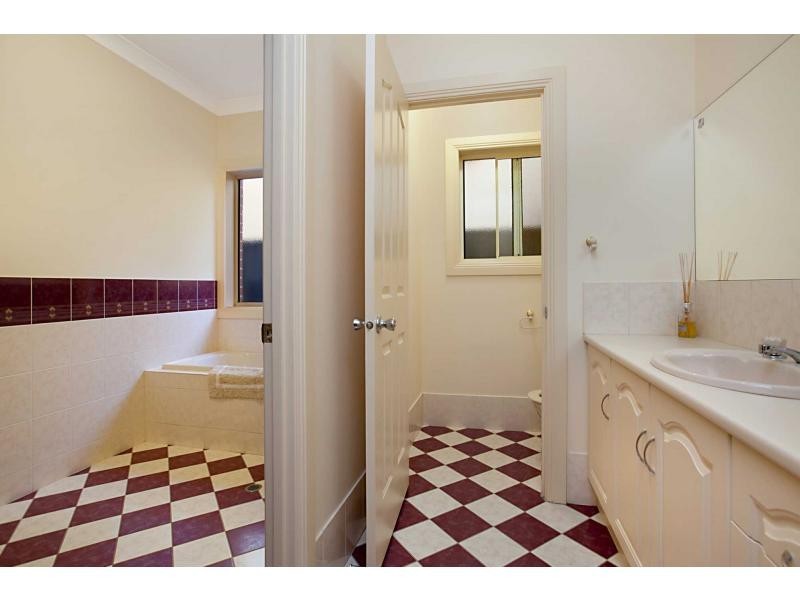 13 Elmwood Court, Mawson Lakes SA 5095