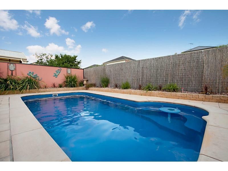 13 Elmwood Court, Mawson Lakes SA 5095