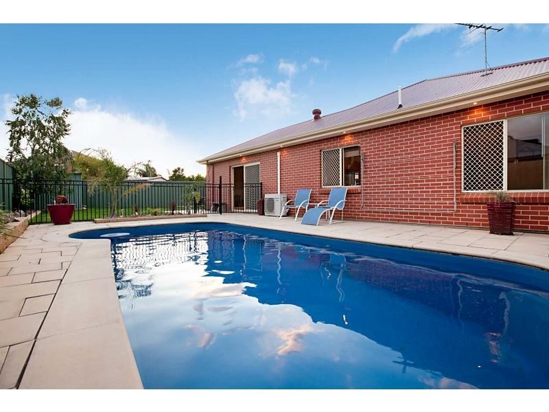 13 Elmwood Court, Mawson Lakes SA 5095