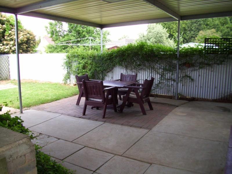 8 Barrow Crescent, Elizabeth Vale SA 5112