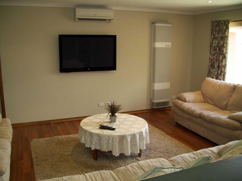 2 Dawn Close, Andrews Farm SA 5114