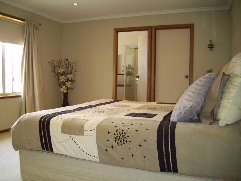 2 Dawn Close, Andrews Farm SA 5114
