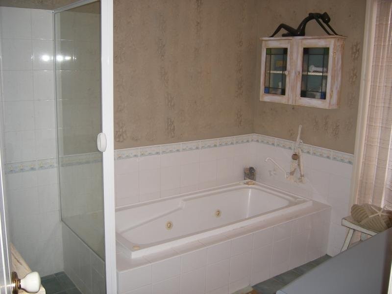 24 Ingleton Drive, Hallett Cove SA 5158