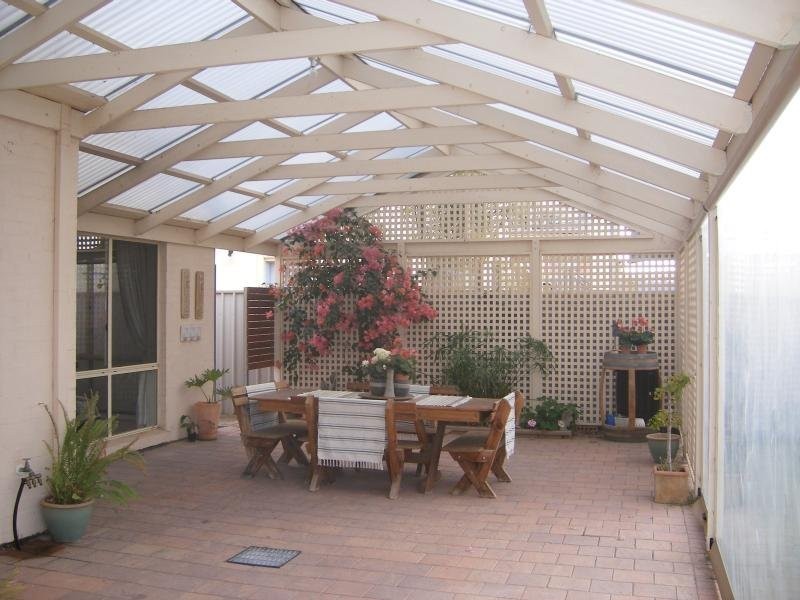 24 Ingleton Drive, Hallett Cove SA 5158