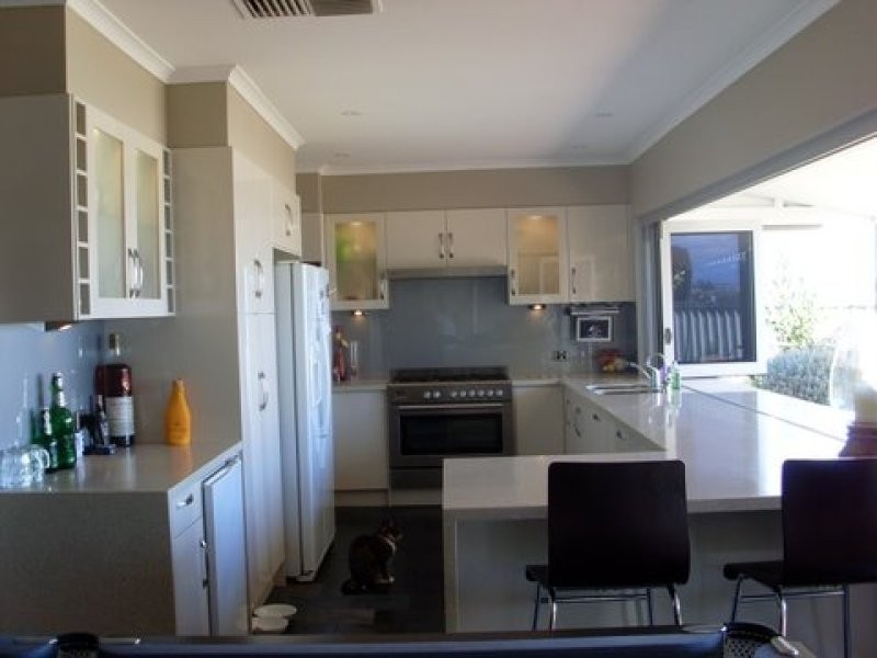 2 Inali Court, Hallett Cove SA 5158