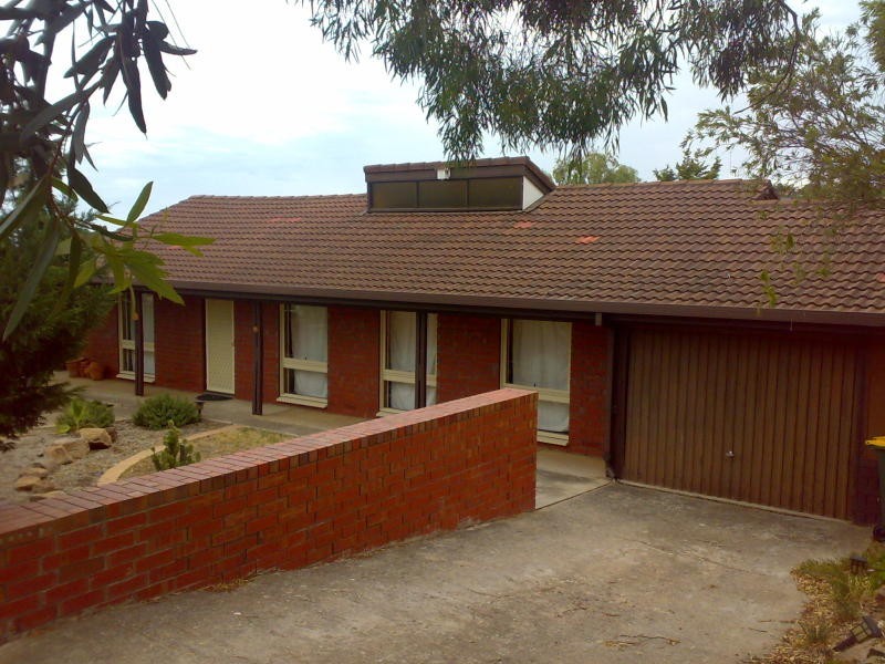 16 Minnipa Drive, Hallett Cove SA 5158