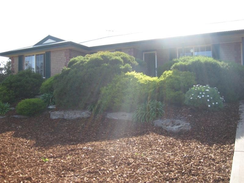 8 Harriet Street, Woodcroft SA 5162