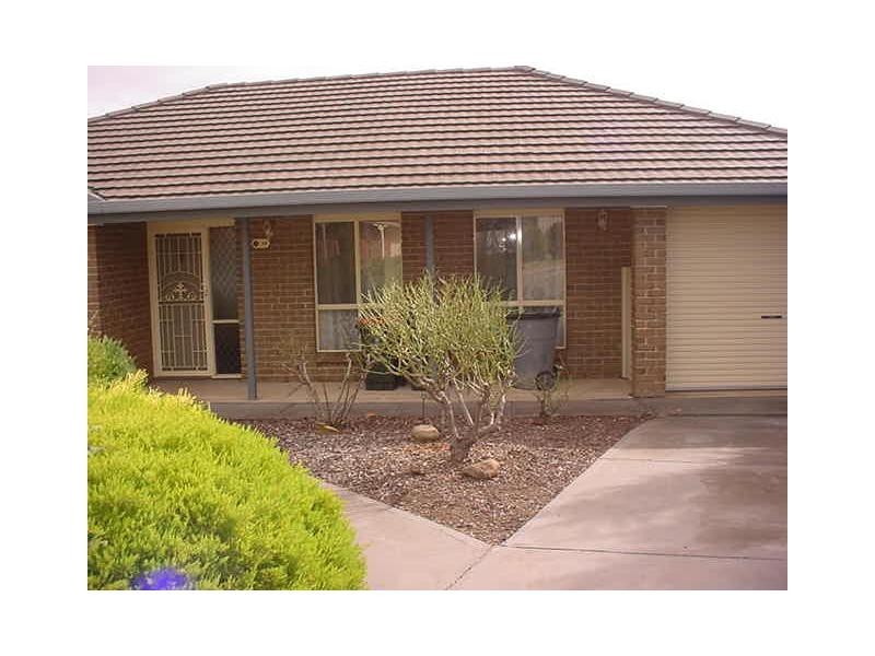 27 Brookland Valley Drive, Woodcroft SA 5162