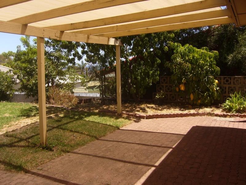 33 Manunda Way, Hallett Cove SA 5158