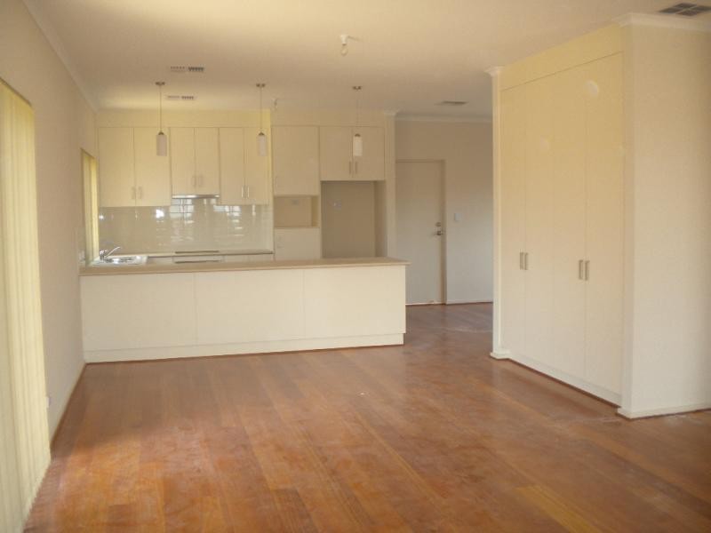17 Paignton Close, Moana SA 5169