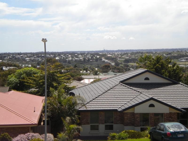 17 Paignton Close, Moana SA 5169