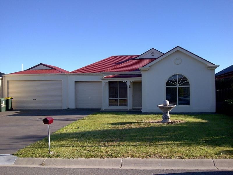 18 Alana Walk, Woodcroft SA 5162