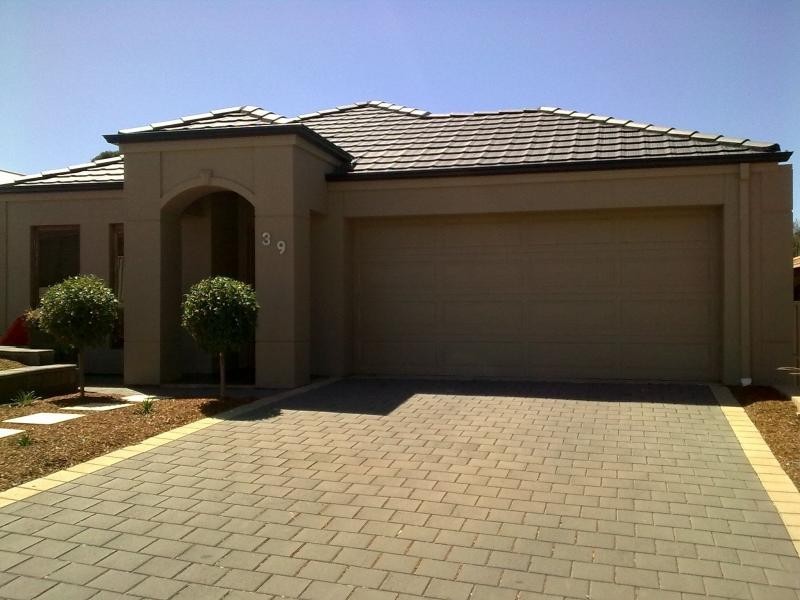 39 New York Road, Aberfoyle Park SA 5159