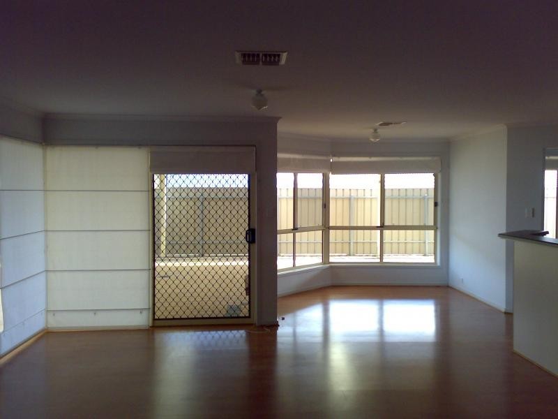 12 Kestrel Circuit, Seaford Rise SA 5169