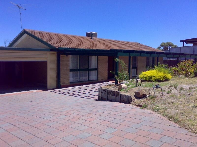 17 Galatea Street, Hallett Cove SA 5158